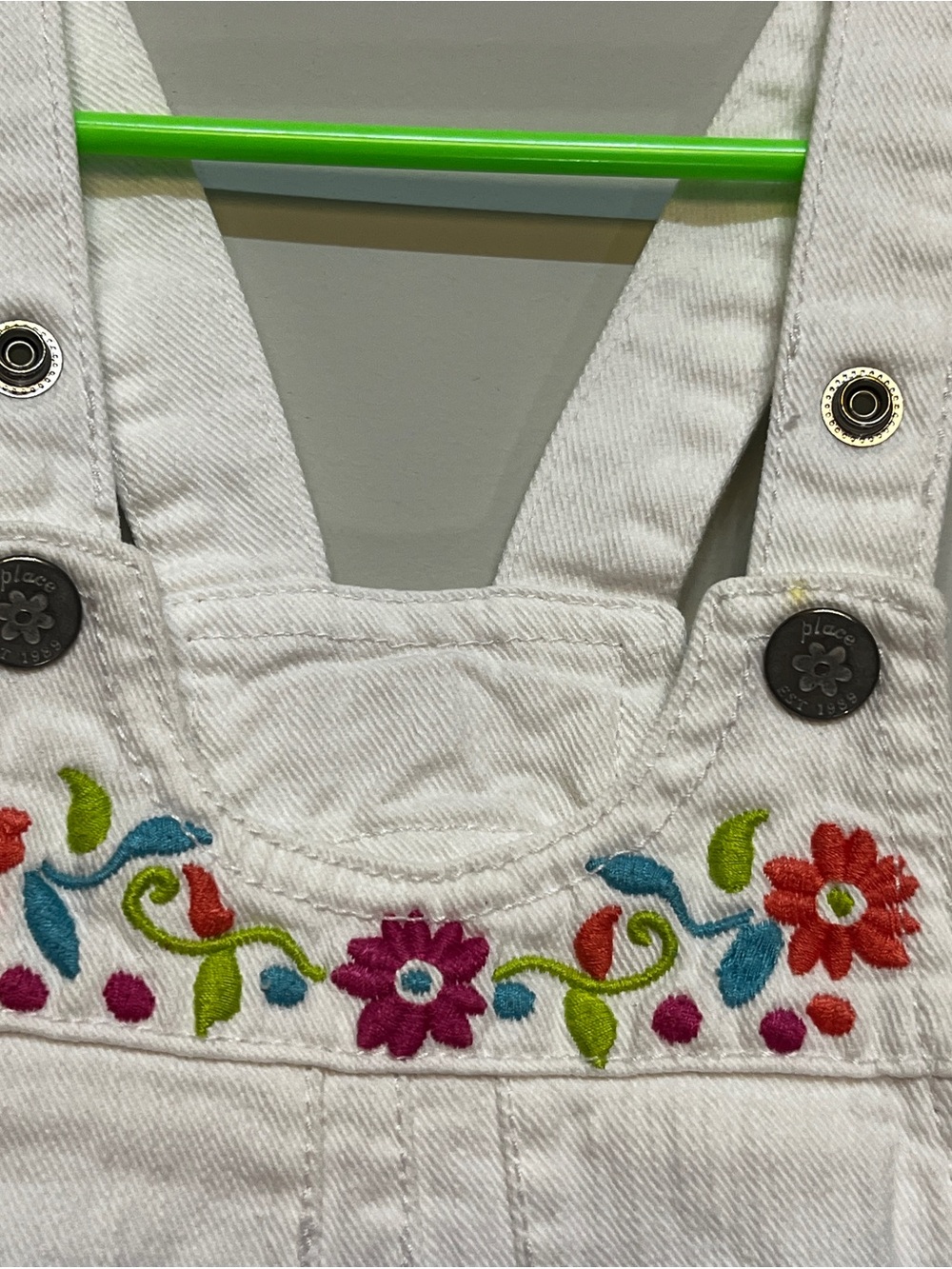 3️⃣ 100% Cotton White Floral Embroidered Short Overalls 3T - Picture 4 of 9